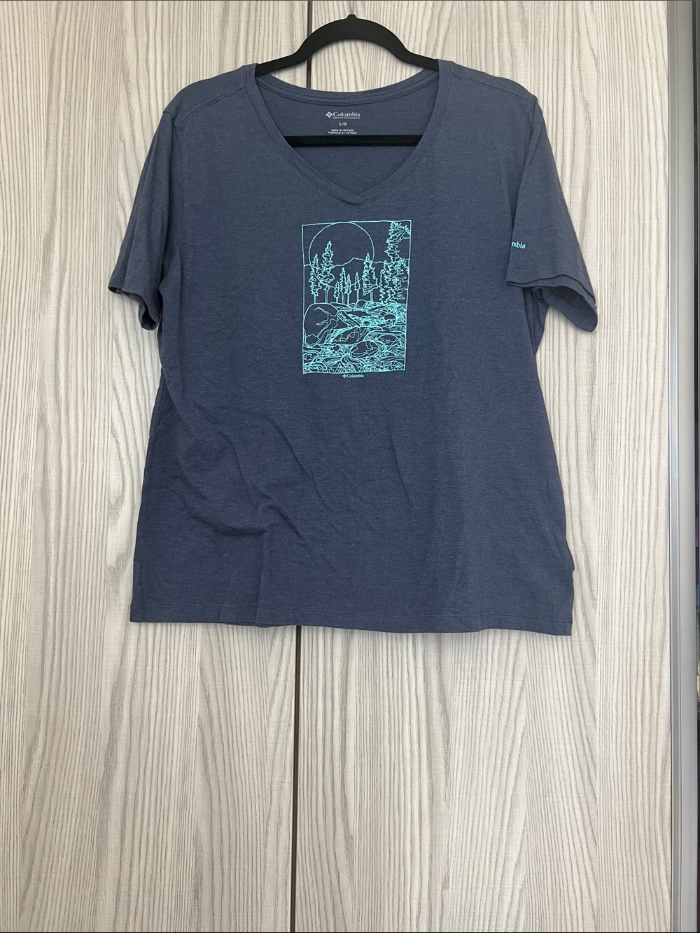 Columbia Women's Dark Blue V-Neck Tee with Teal Nature Graphic